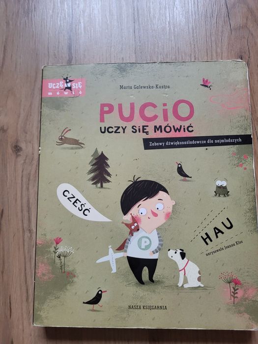Pucio uczy się mówić.