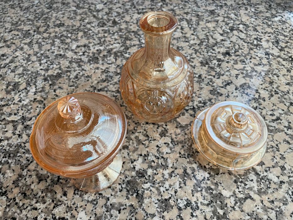 Conjunto Vidro 1 garrafa 1 açucareiro e 1 doceira