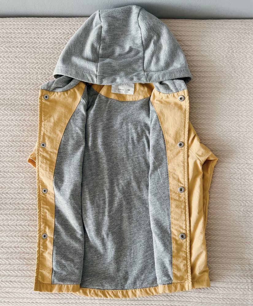Курточка Zara 3/4 роки/110 розмір