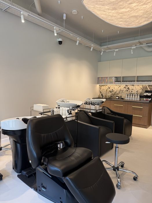 Wynajmę stanowisko fryzjerskie / Bardzo wysoki standard/ Top Lokalizac