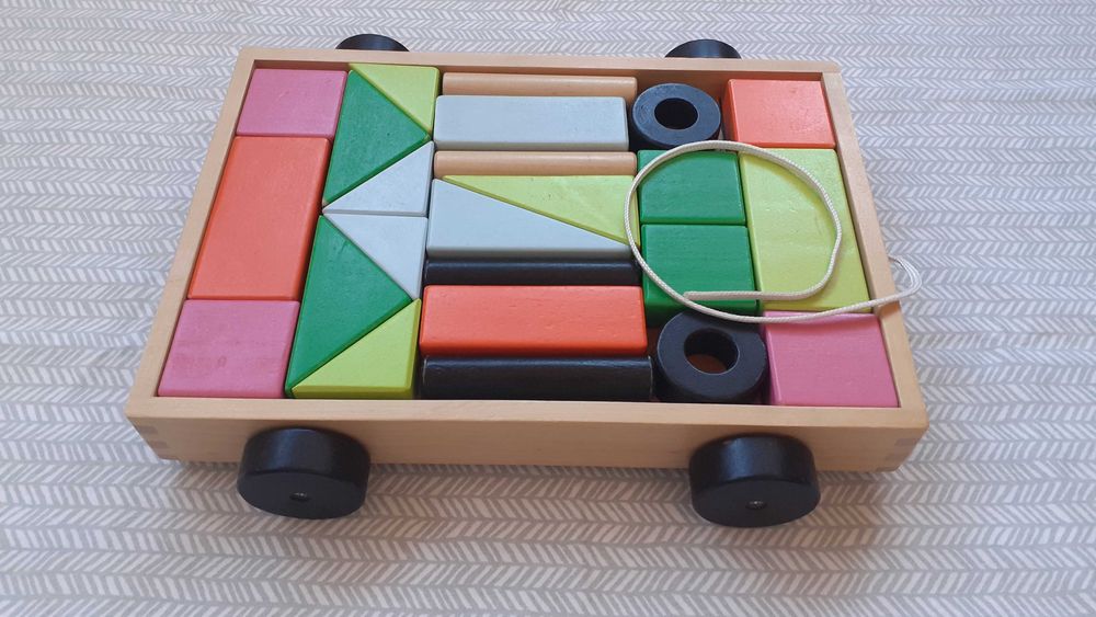 Розвиваюча дерев'яна іграшка IKEA