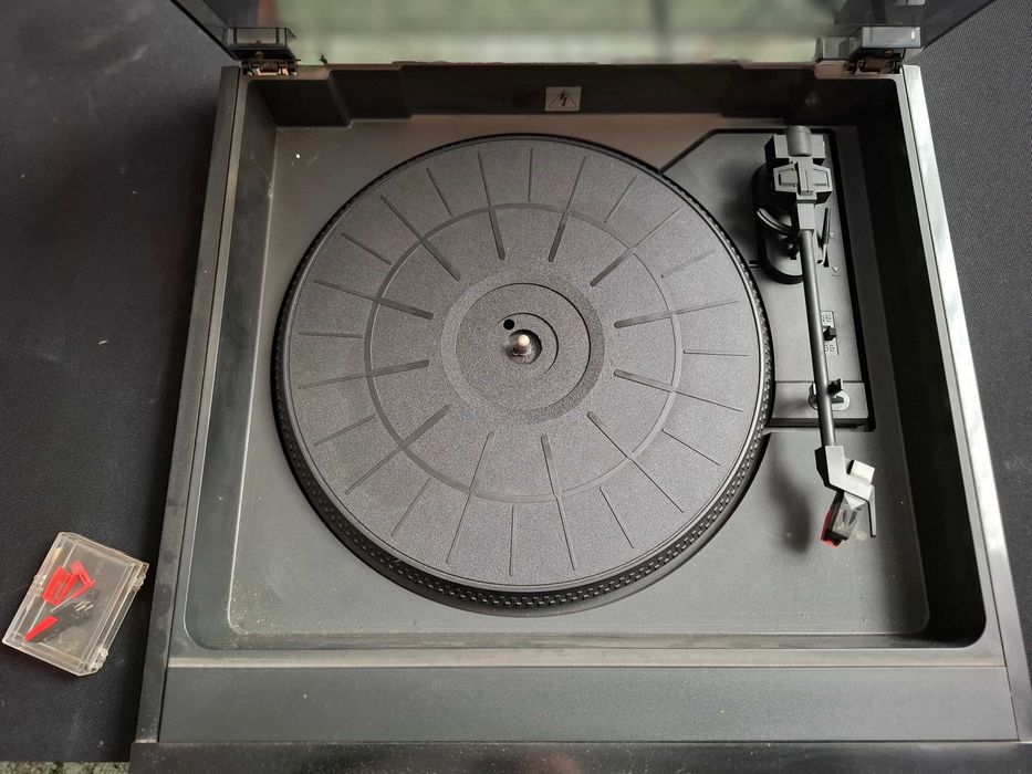 Gramofon / radio / magnetofon Vintage marki Fisher z 2 kolumnami
