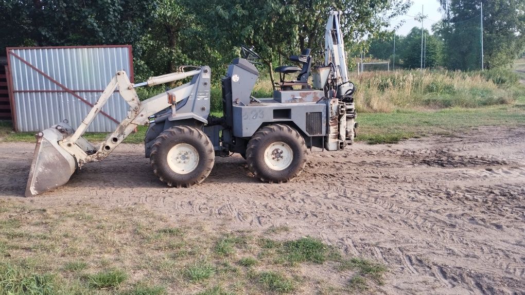 Mini koparko ładowarka