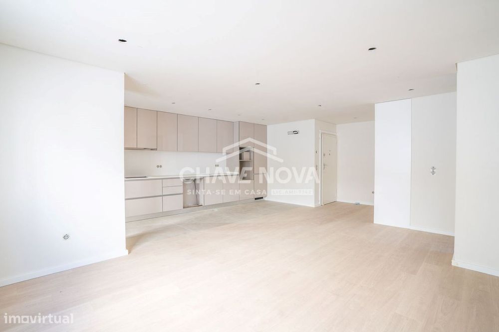 Apartamento T2 novo r/c a 200 m2 da linha Rubi