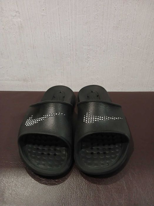 Чоловічі тапочки NIKE VICTORI ONE SHOWER SLIDE 42,5 EU 41,5 UA 27 см