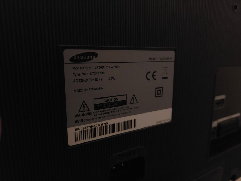 Televisão Samsung 24" SyncMaster T24B301Y / Comando Samsung