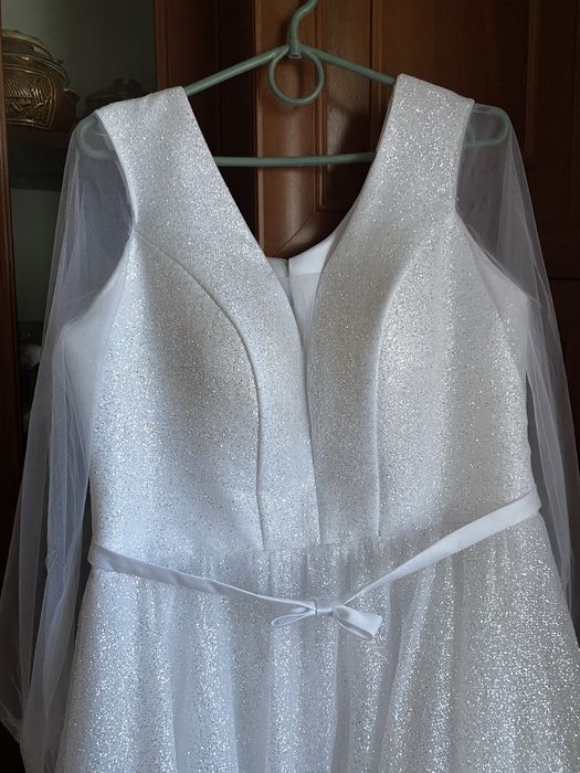 Весільна сукня з блискітками
