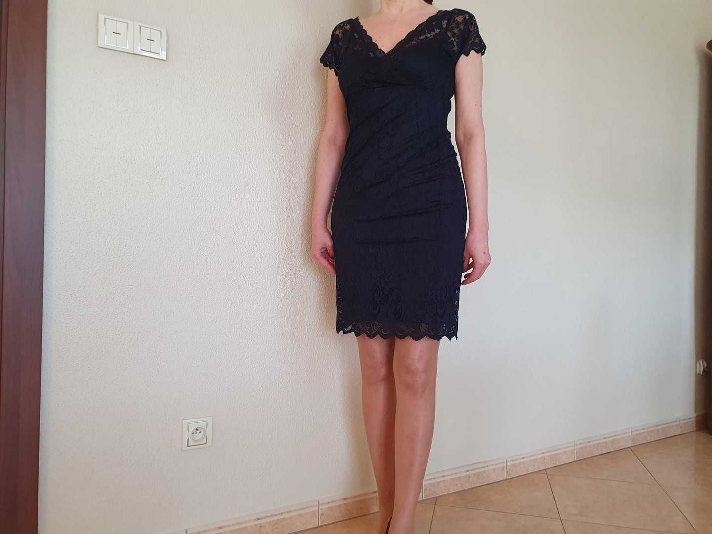 Czarna koronkowa sukienka Rozm 38