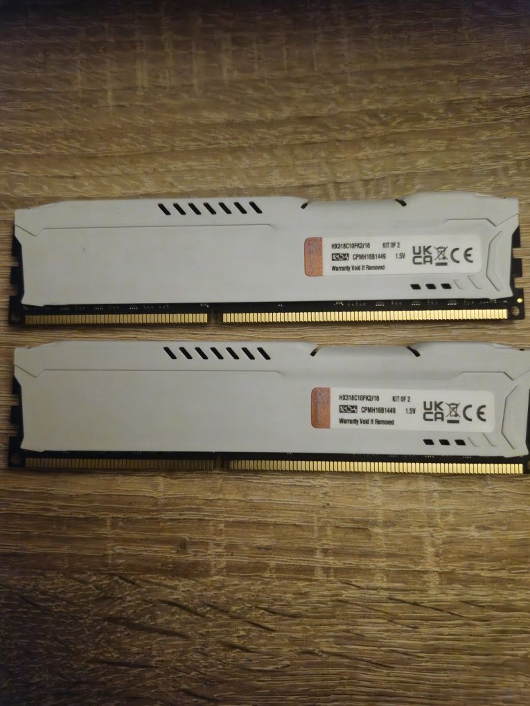 Оперативна пам'ять DDR3 1866 2x8гб