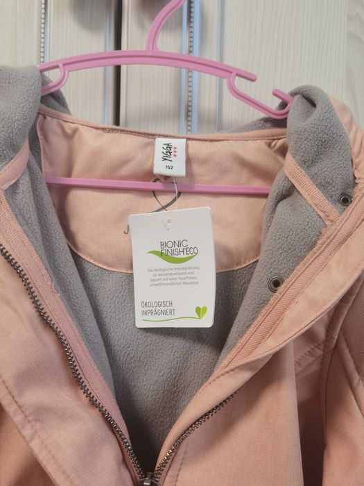 Нова курточка 152р.