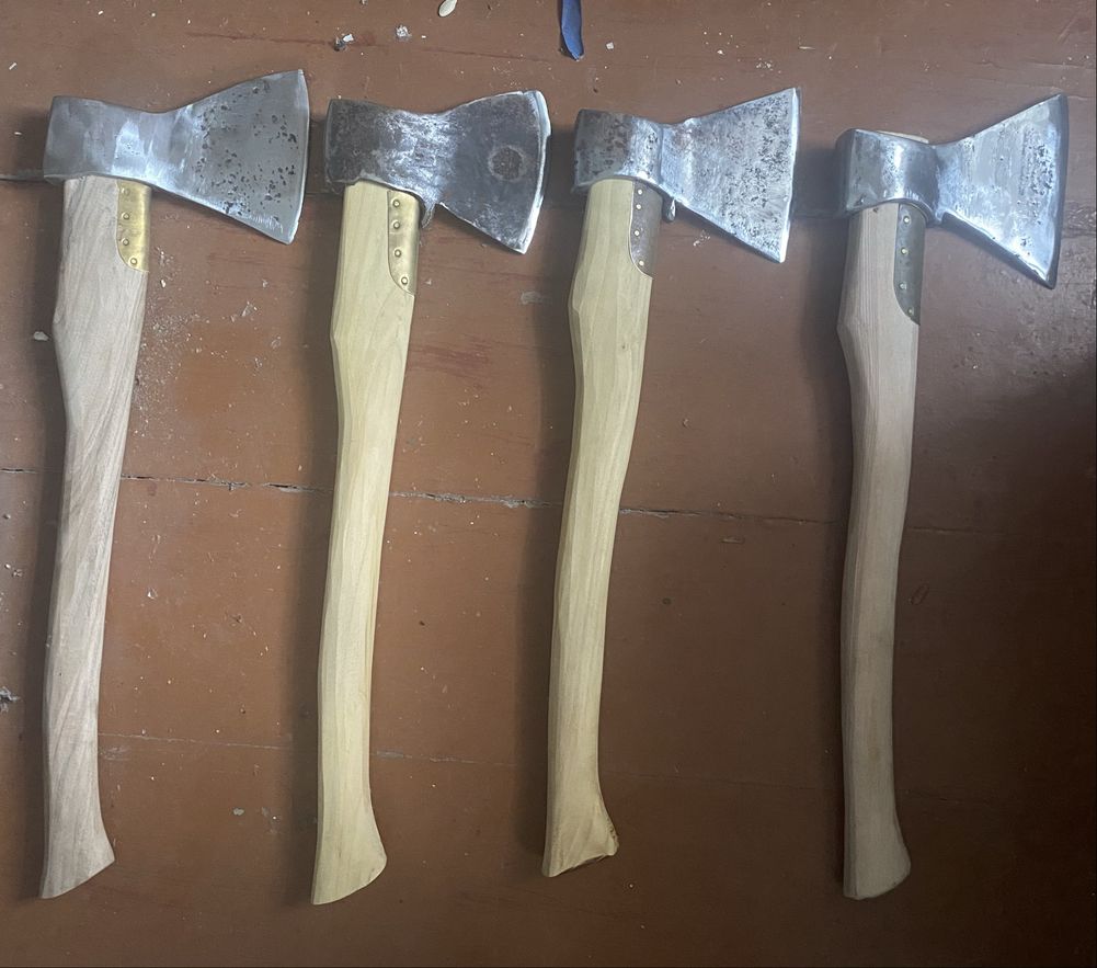 Продам великі сокири
