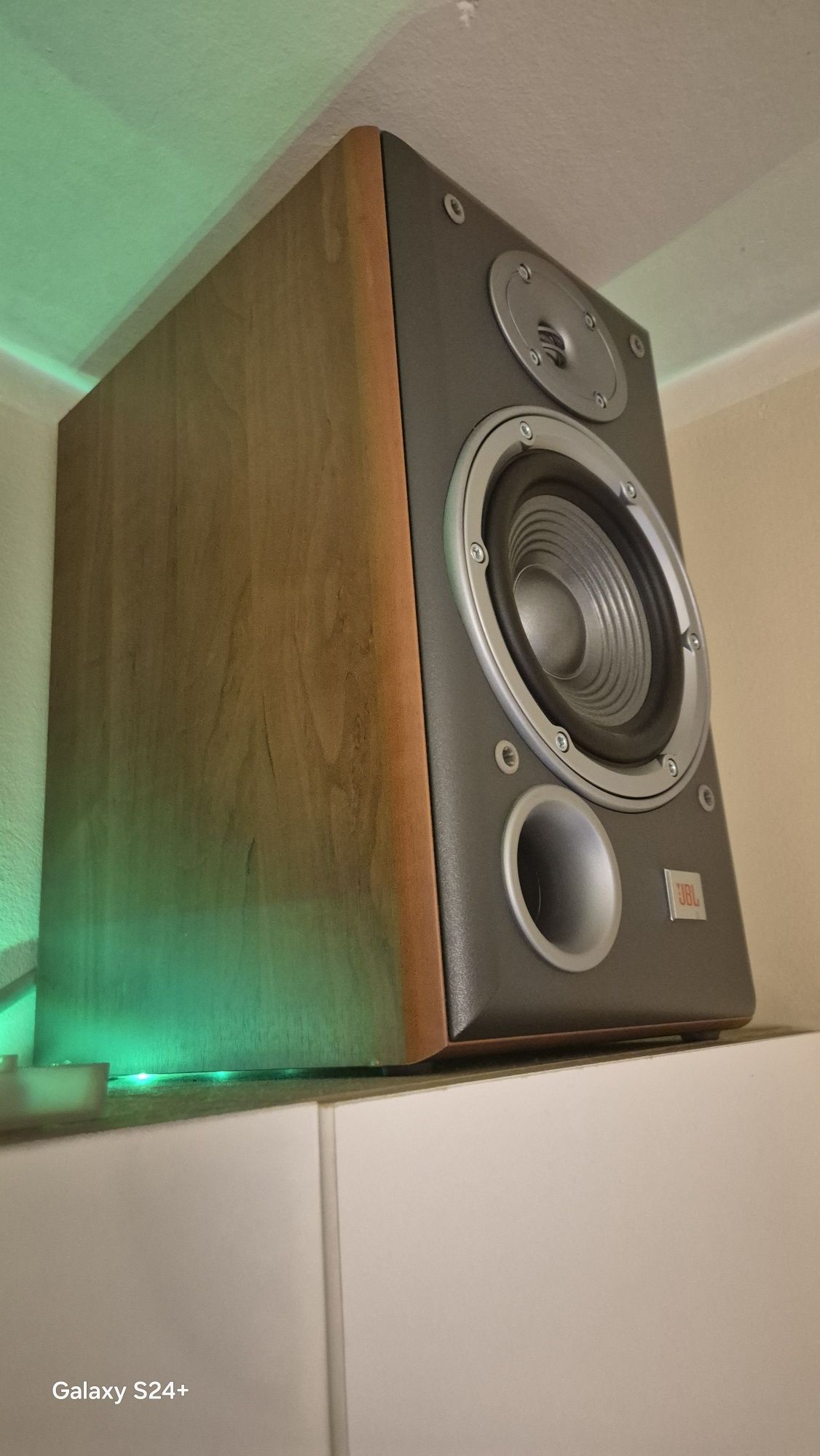 Kolumny monitory JBL e30