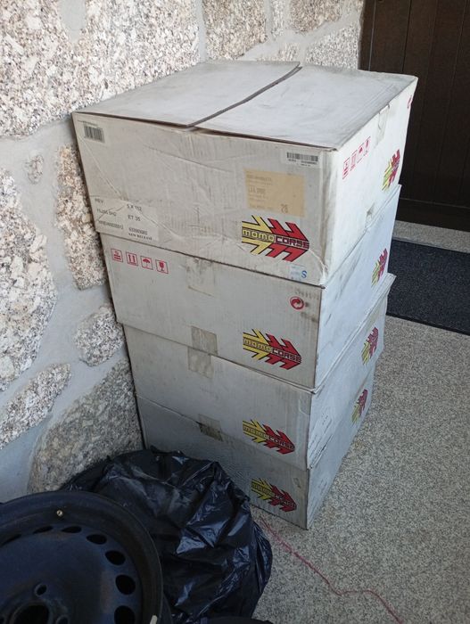 Várias peças para garagem