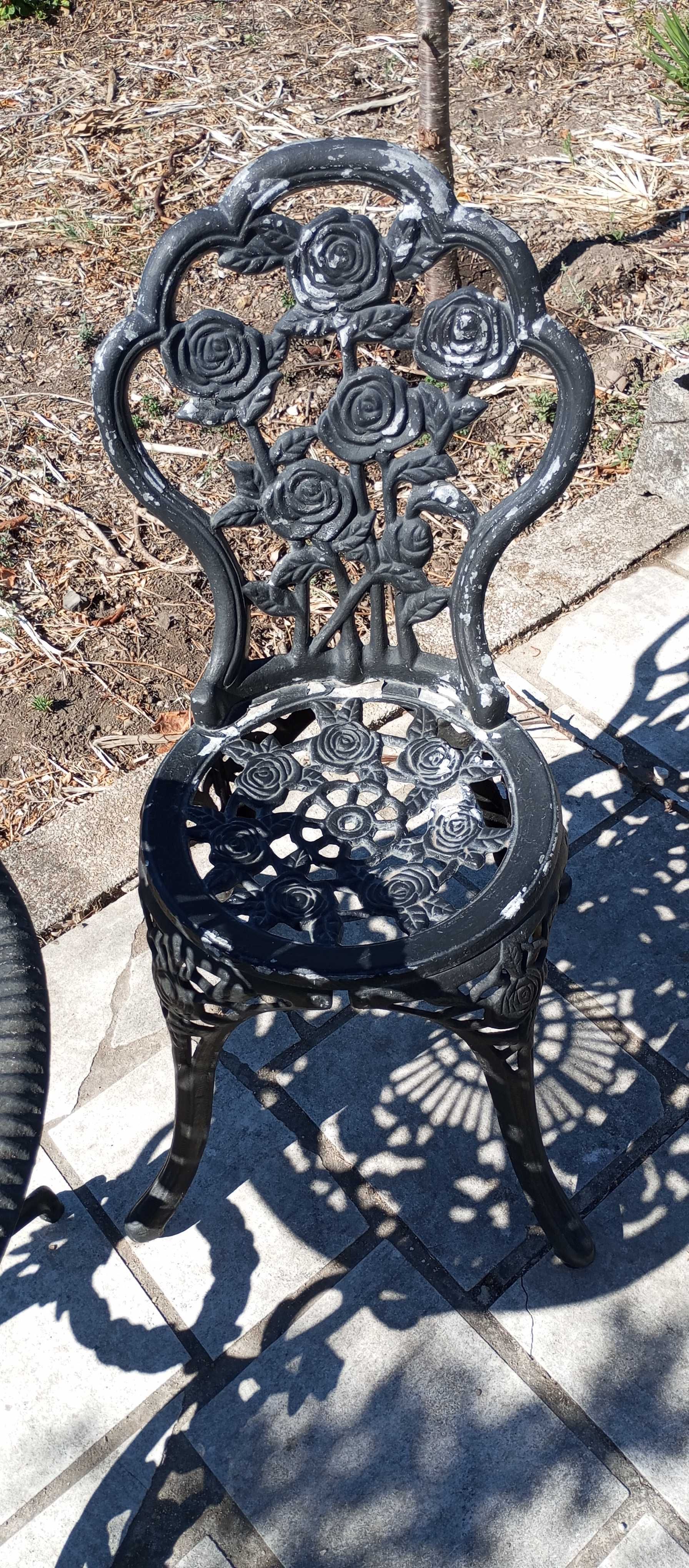 Mesa e duas cadeiras de exterior