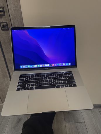 MacBook Pro 15 2017 core i7 2.9ghz 16/512gb    amd pro 560 4gb