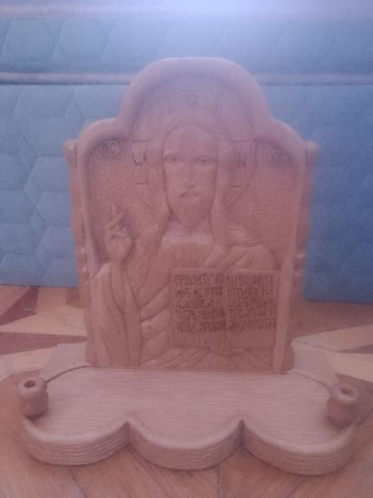 Икона ручной работы с подсвечниками