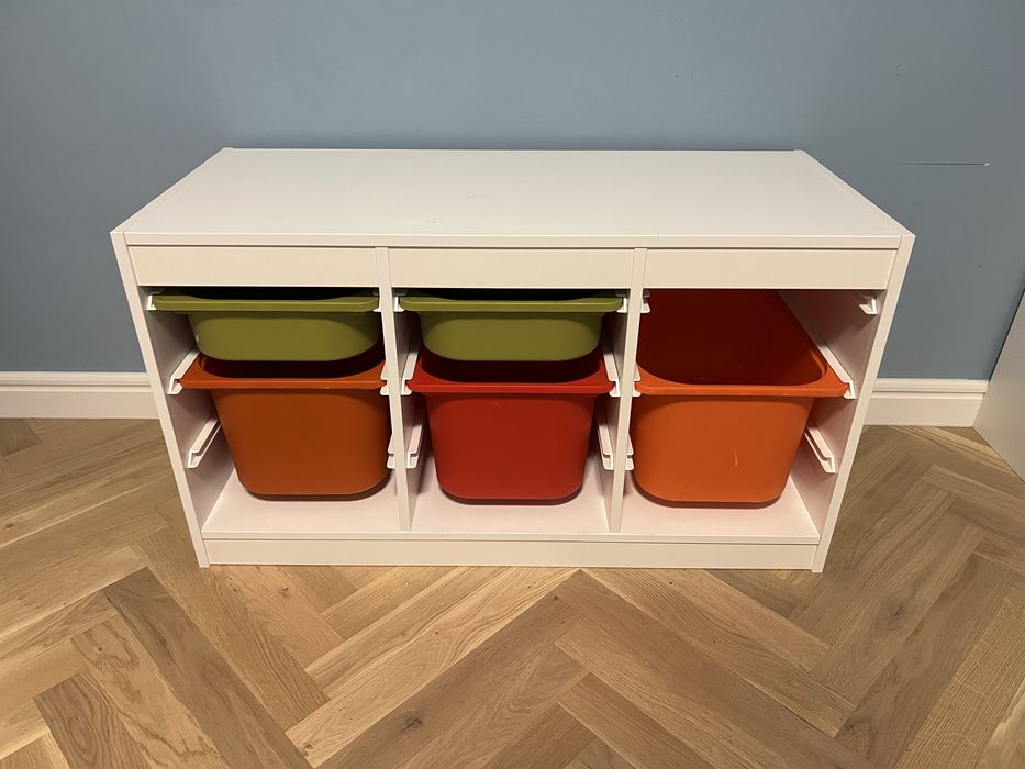 Regał Ikea Trofast biały z pojemnikami
