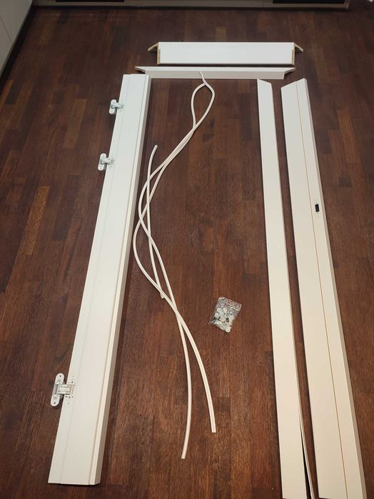 Ościeżnica regulowana bezprzylgowa DRE  3 zawiasy biała 80 lewa