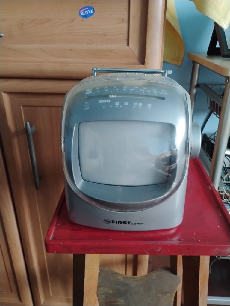 Zabytkowe radio z telewizorem