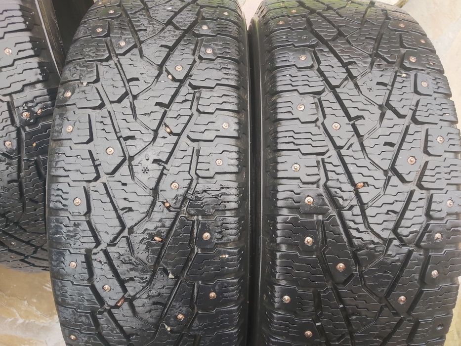 Зимова гума  Nokian 215/60 R17C