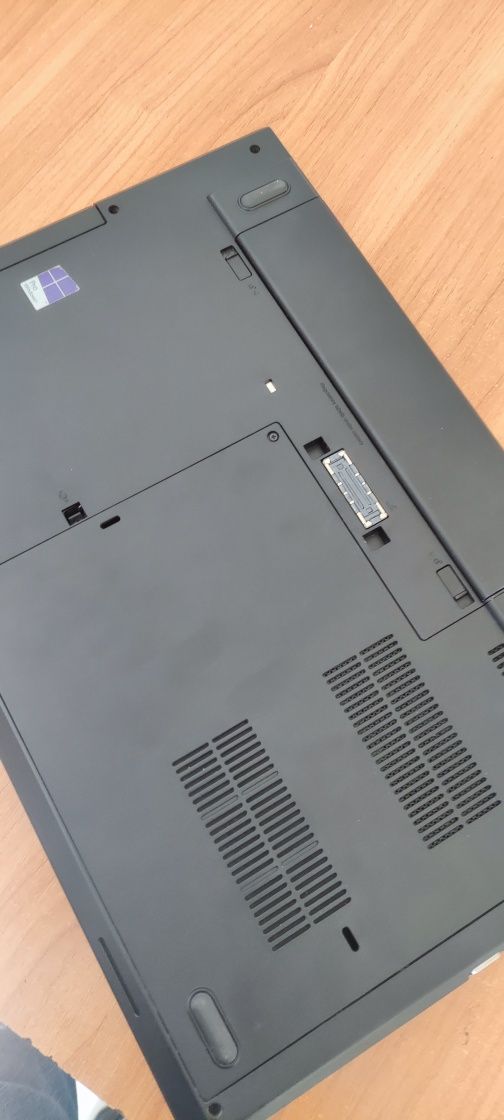 Laptop Lenovo L560