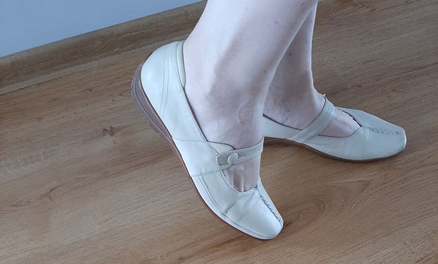 Buty baleriny ze skóry naturalnej beżowe rozmiar 41