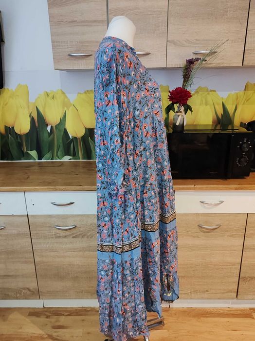 Śliczna piękna sukienka midi rozmiar ok 44/46 wiskoza kwiaty