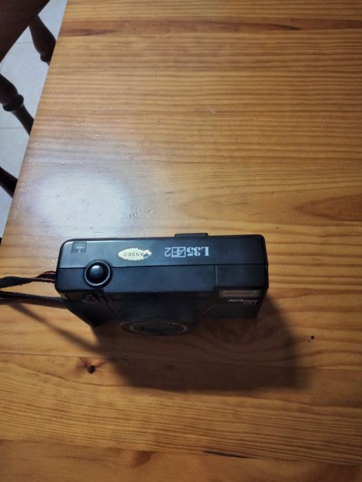 Máquina fotográfica Nikon p/ arranjo ou peças