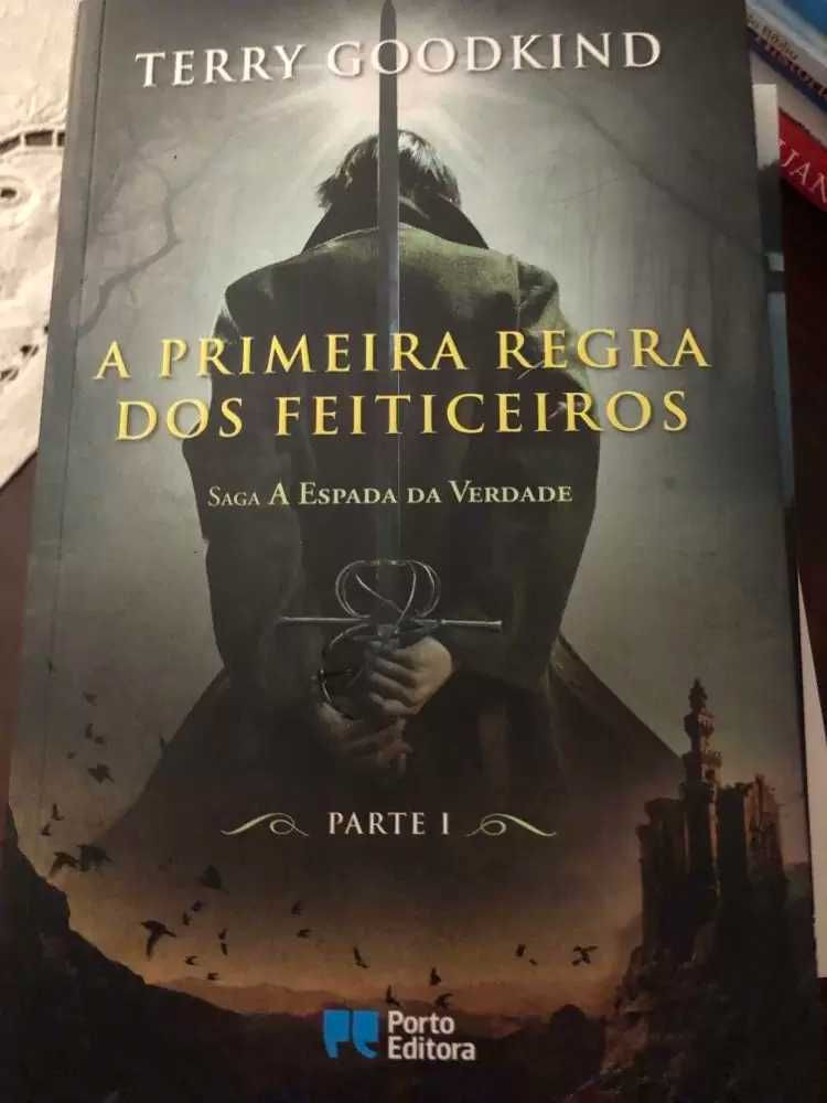 A Primeira Regra dos Feiticeiros de Terry Goodkind, portes grátis