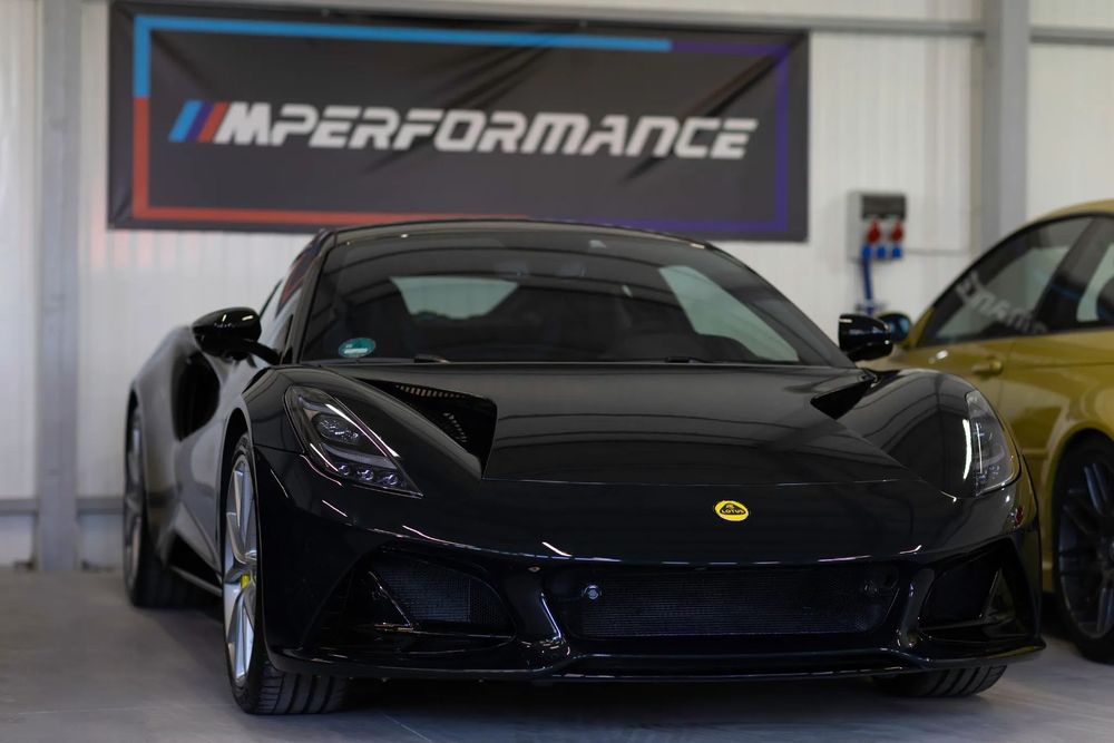 Lotus Emira Wspaniały Lotus Emira First Edition Manual!