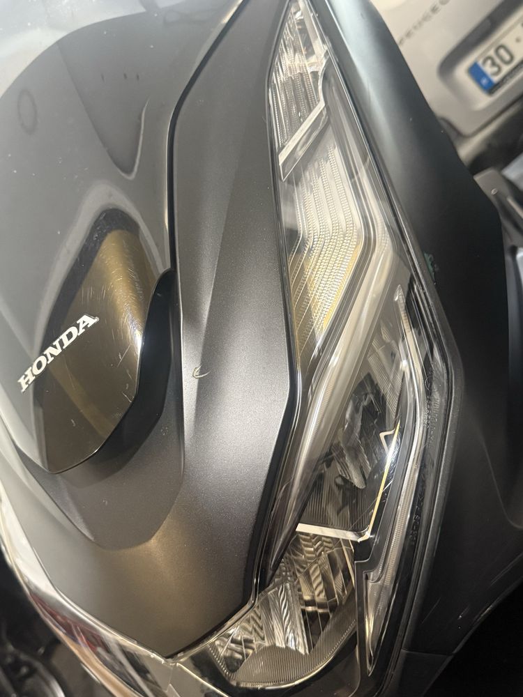 Farol pcx ano 2023
