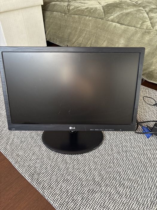 Monitor led LG incluindo cabos