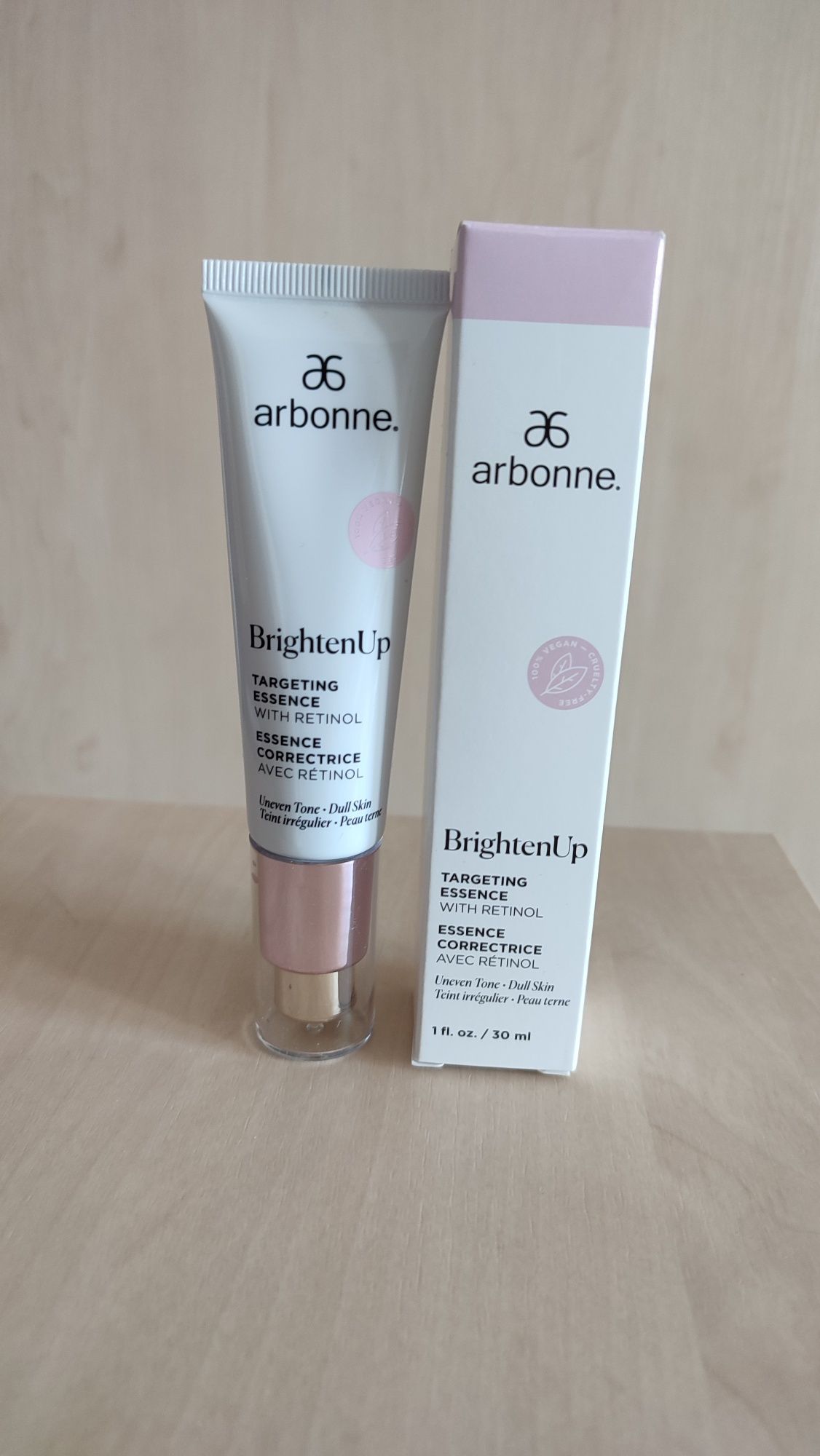 BrightenUp Esencja z retinolem Arbonne