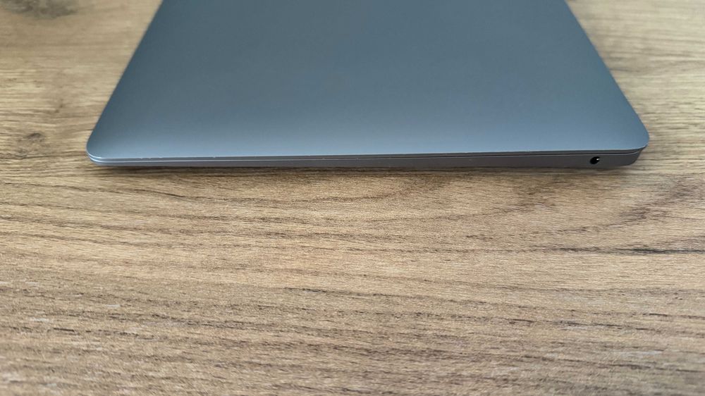  MacBook Air 13 2020 m1 16GB RAM 512GB SSD Space Gray