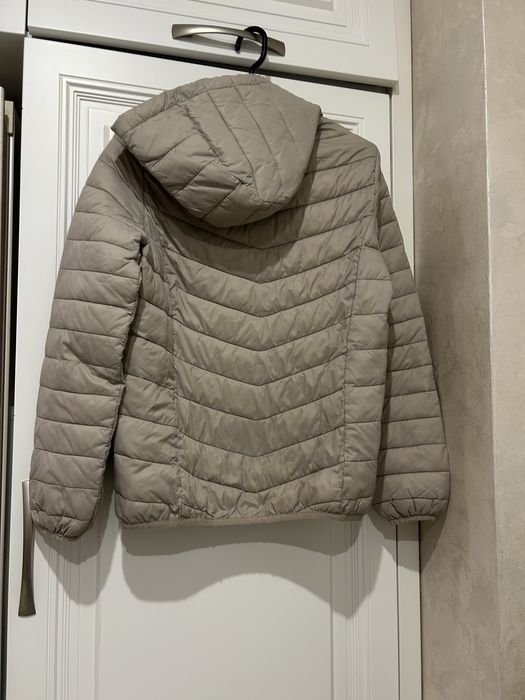 Куртка осіння бежева