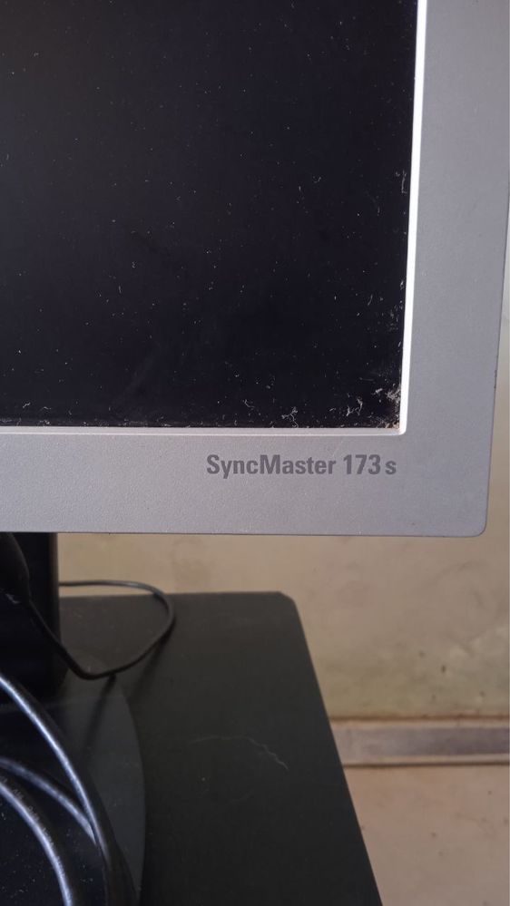 Монитор Samsung SyncMaster 173S