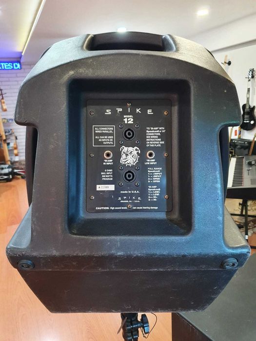 Sistema de Som (2 Colunas 600W + Sub 2200W)