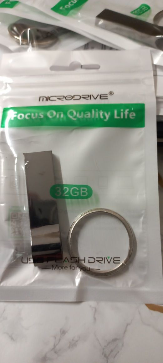 USB Flash Drive / Флешка