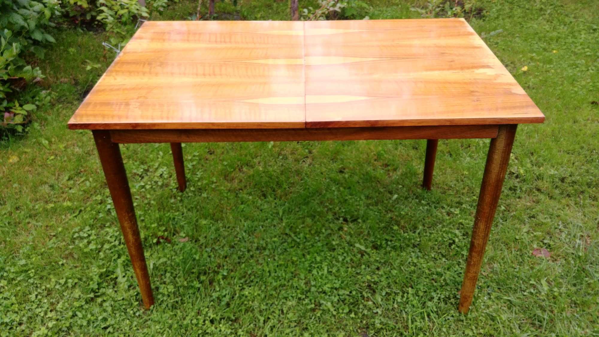 Stół rozkładany wysoki połysk ze szkłem z czasów PRL
