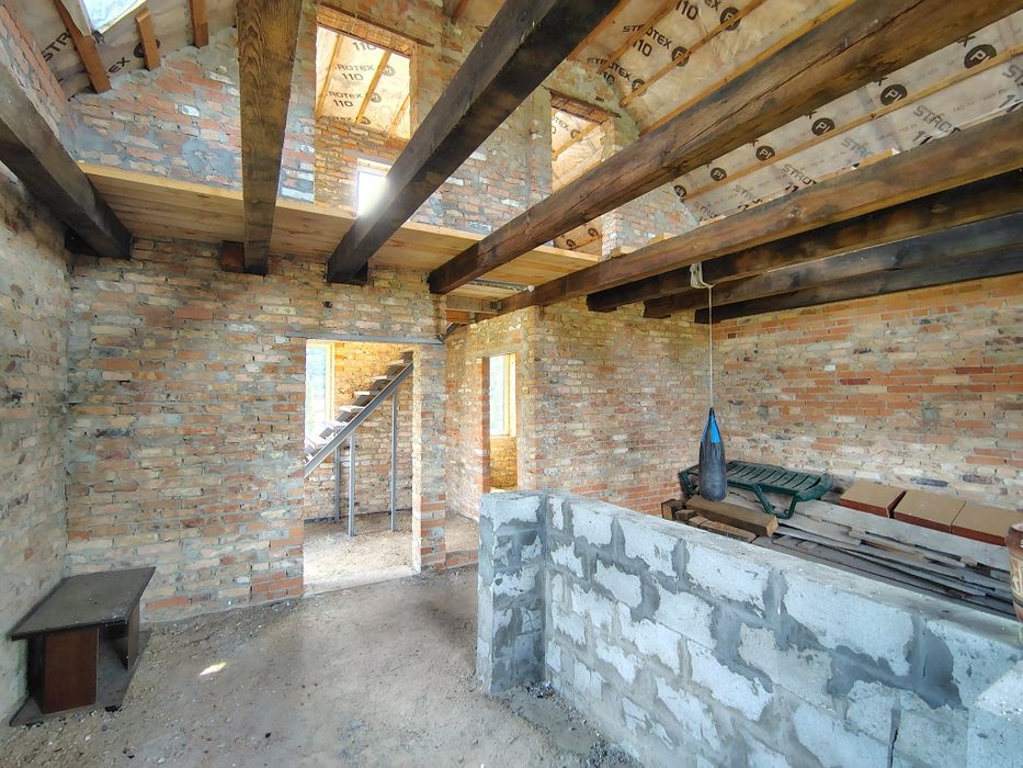 Продаж будинку в мальовничому місці.