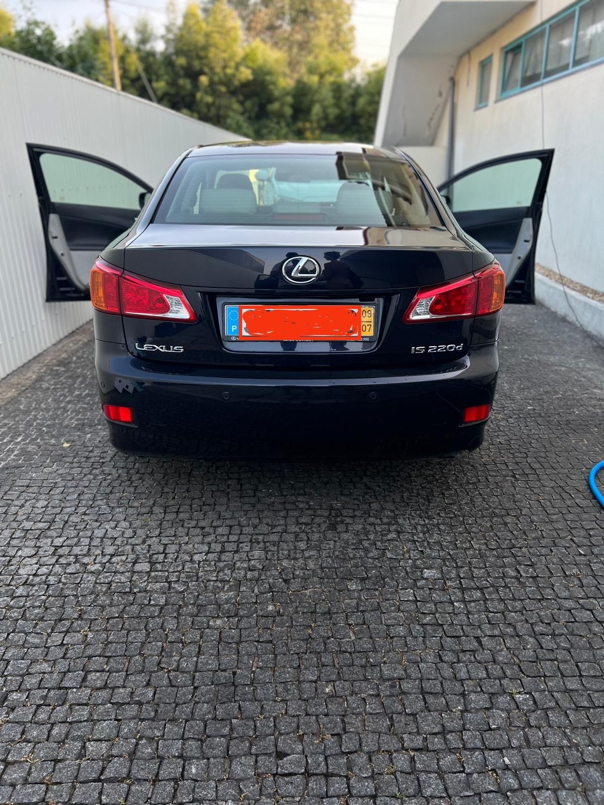 Vendo Lexus IS220d Luxury, de 2009 com 115000km
