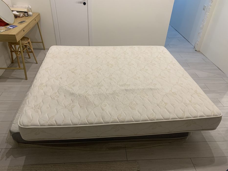 Матрас 180х200 в хорошем состоянии