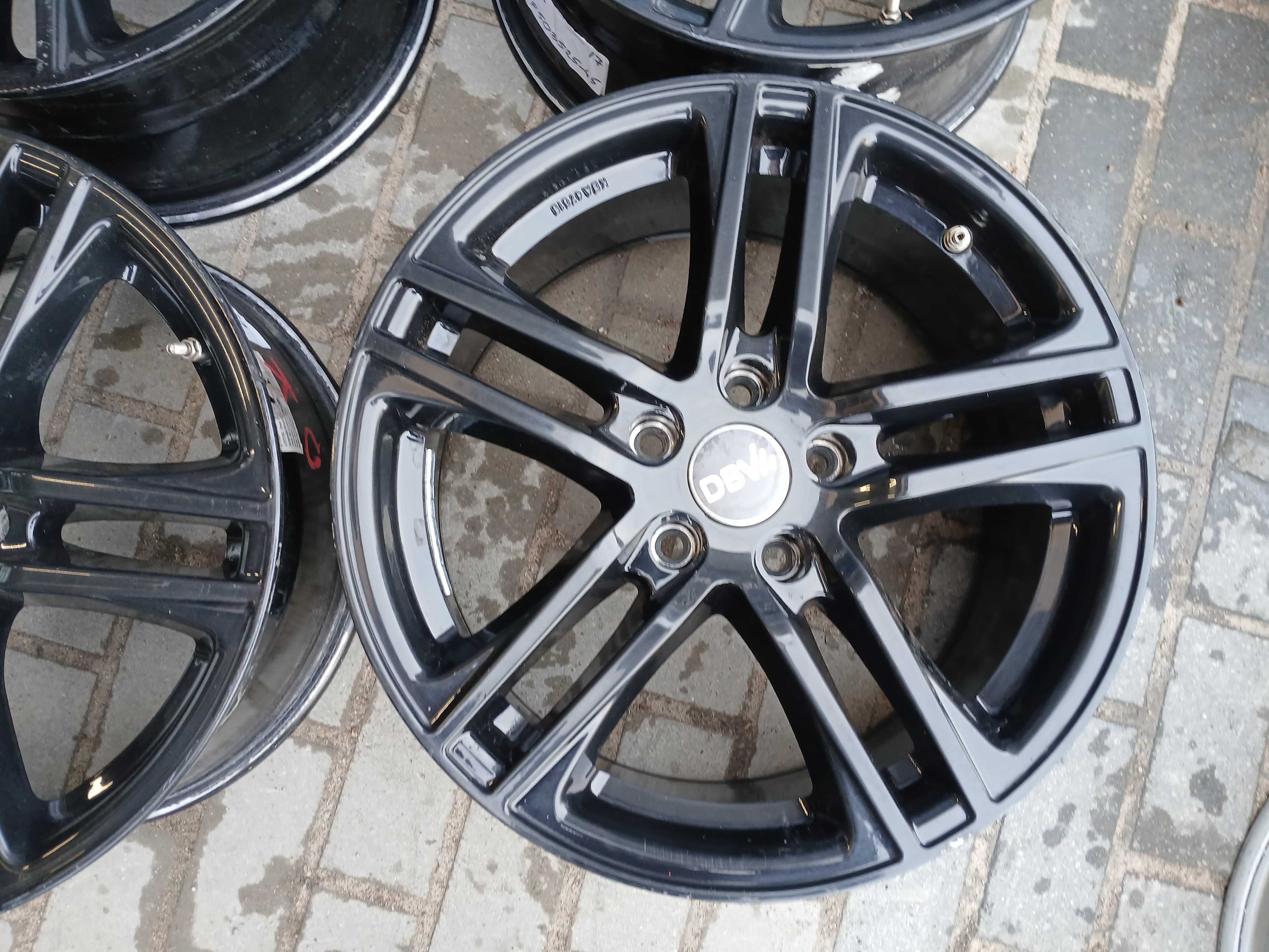 4x czarne felgi R17 5x112 Audi A3 S3 A4 A6 Q3 Q5 Vw Passat Golf Skoda