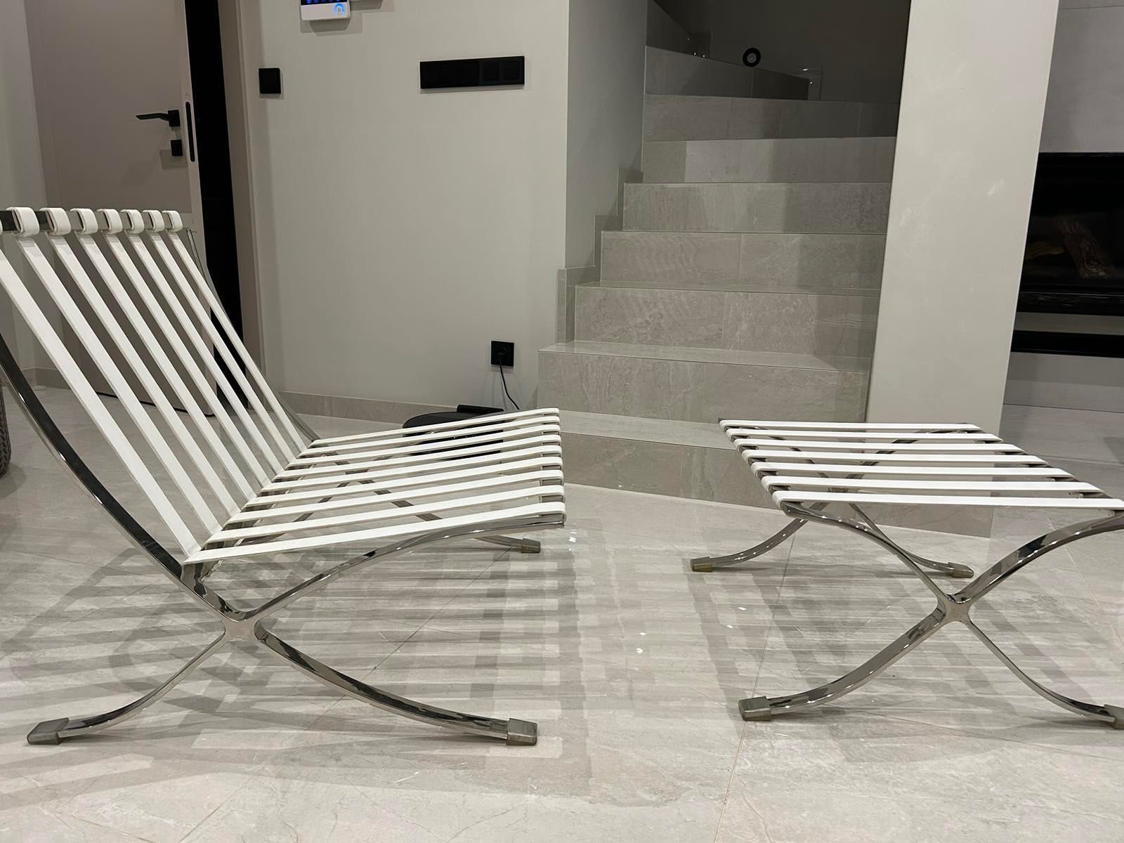 Fotel i pufa Barcelona chair
Premium -kopia Mies Van Der
Rohe