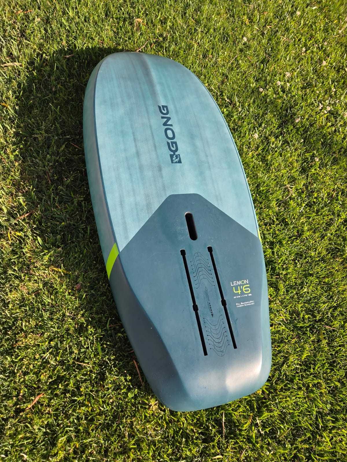 Prancha wingfoil Gong Lemon 4'6 65l com saco incluído