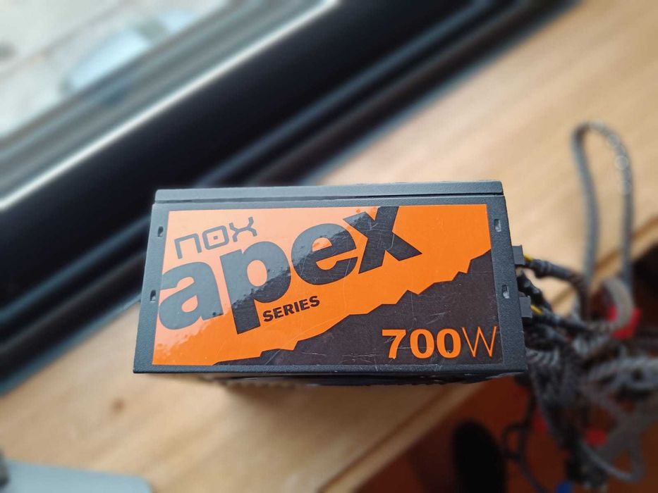 Fonte de Alimentação PC ATX 700W