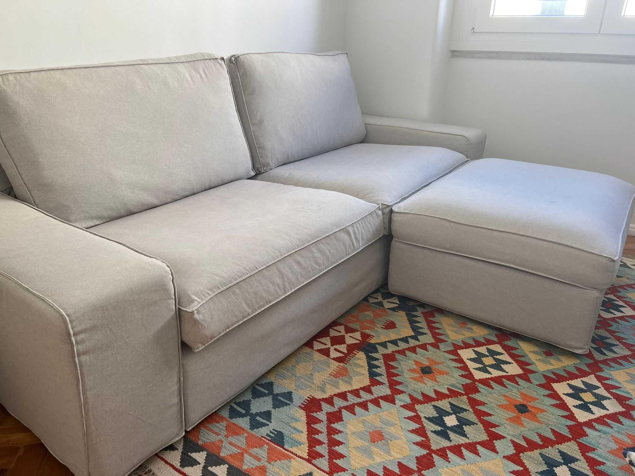 Sofa Ikea Kivik 3 Lugares + Repousa-pés c/arrumação - ótimo estado