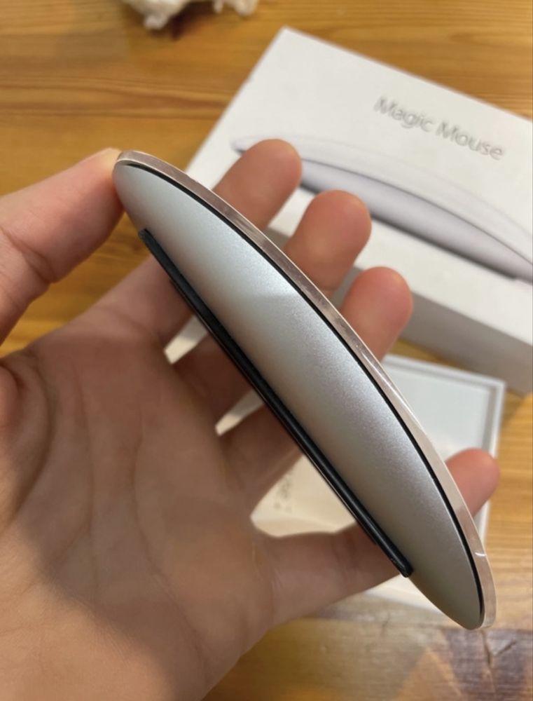 Magic Mouse 2 na caixa