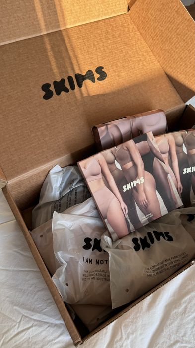 SKIMS everyday sculpt, скульптуруючий, утягуючий боді (оригінал) США