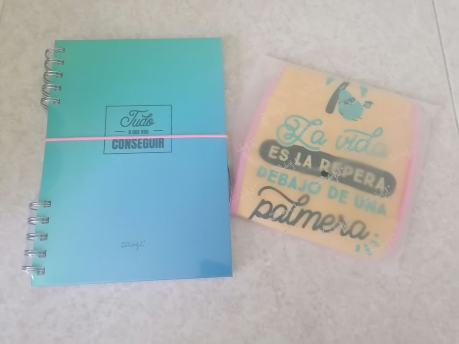 Caderno A5 "Tudo o que vou conseguir" + bola insuflável Mr Wonderful
